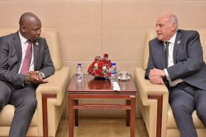 عطاف يجري محادثات ثنائية مع نظيره من مملكة ليسوتو