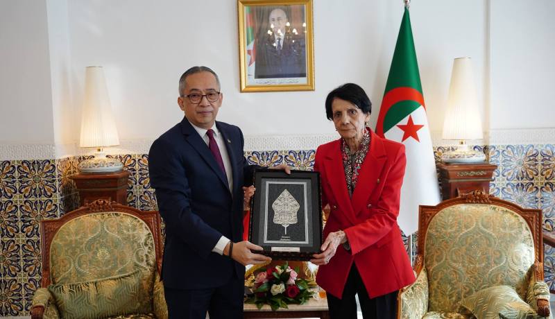 رئيسة المحكمة الدستورية تستقبل سفير جمهورية إندونيسيا