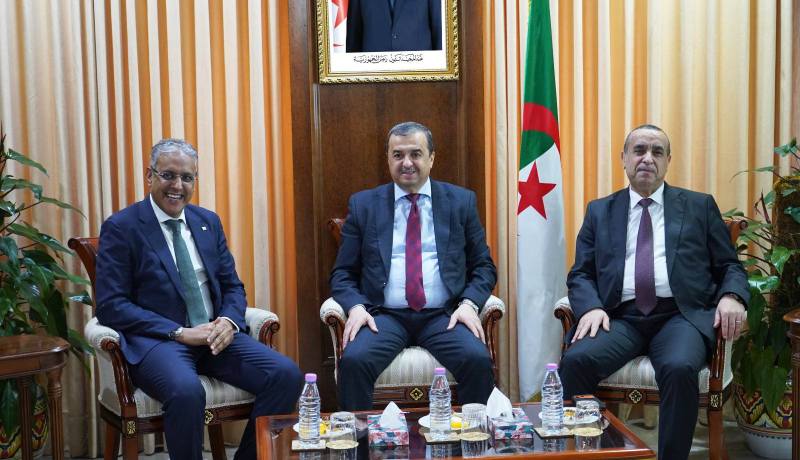 عرقاب وعجال يبحثان التعاون مع وزير الطاقة والنفط الموريتاني