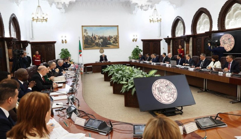 الرئيس تبون يثمّن مشروع الأوركسترا الفيلهارمونية الدولية للجزائر