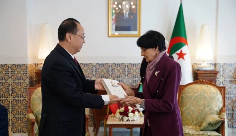 عسلاوي تستقبل سفير الصين بالجزائر
