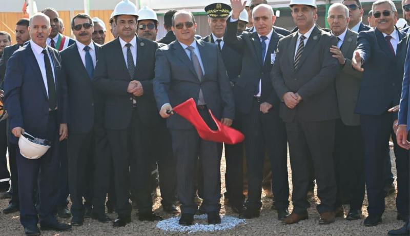 الوزير الأول يضع حجر الأساس لإنجاز وحدة للإصلاح التحفيزي للنافثا الثقيلة CCR