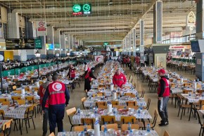 الهلال الأحمر الجزائري يفتتح أكبر مطعم لإفطار الصائمين بمحطة الخروبة