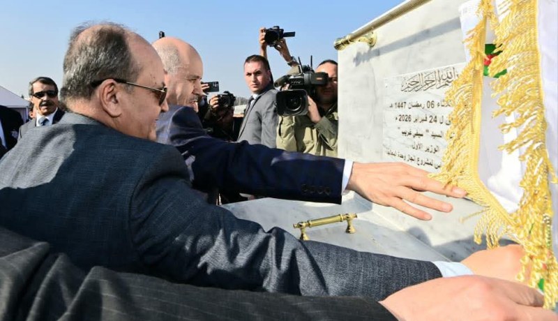 الوزير الأول يدشن المقر الجديد للمديرية الجهوية للمنطقة الصناعية بأرزيو