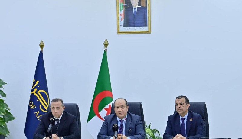 الوزير الاول يشرف على تنصيب لبو محافظا لبنك الجزائر