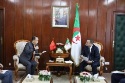 وزير الداخلية يستقبل سفير الصين  لتعزيز التعاون الثنائي