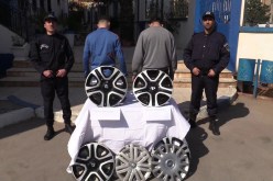 توقيف مشتبه فيهما متلبسين بسرقة توابع المركبات بالعاصمة