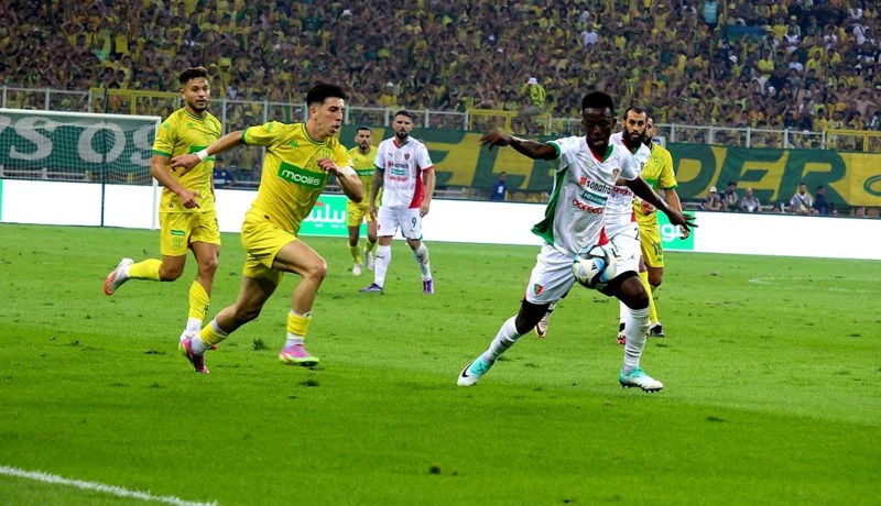 كلاسيكو “العميد” و”الكناري” يوم الـ 26 فيفري