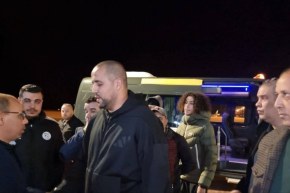 بوقرة يحل بعنابة لتشييع جثمان والده إلى مثواه الأخير