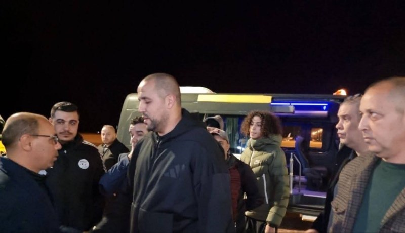 بوقرة يحل بعنابة لتشييع جثمان والده إلى مثواه الأخير