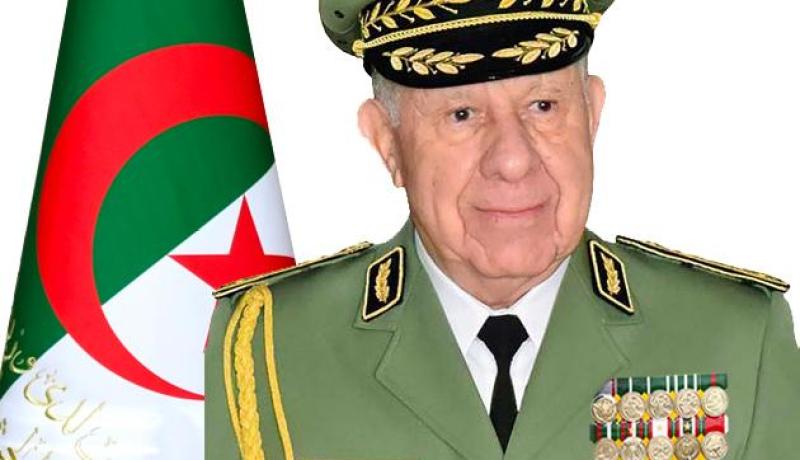 الفريق أول السعيد شنقريحة يهنئ مستخدمي الجيش بحلول شهر رمضان