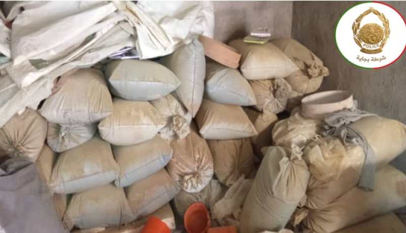 بجاية: إكتشاف ورشة سرية لصناعة الشمة وحجز أكثر من 20 قنطار بخراطة