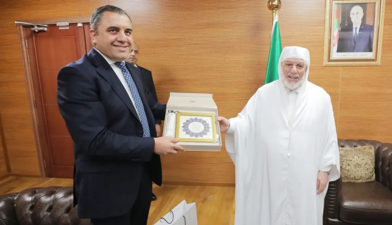 عميد جامع الجزائر يستقبل السفير المصري