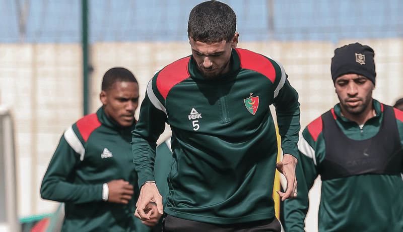 بالفيديو.. تعداد مولودية الجزائر يجري حصة تدريبية بجنوب افريقيا