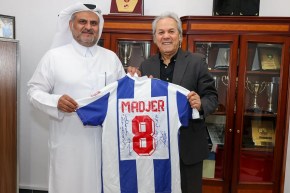 بالصور.. ماجر يزور فريق الوكرة ويستعيد الذكريات