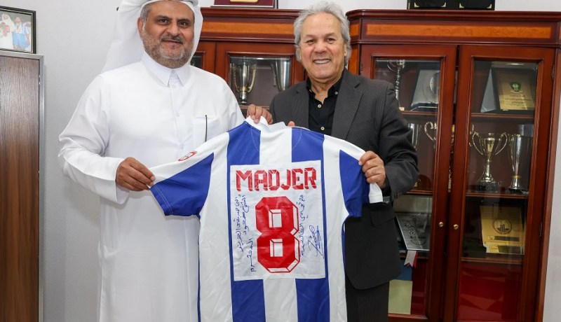 بالصور.. ماجر يزور فريق الوكرة ويستعيد الذكريات