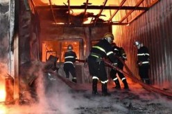 الجلفة.. حريق داخل مستودع لتخزين الاواني البلاستيكية