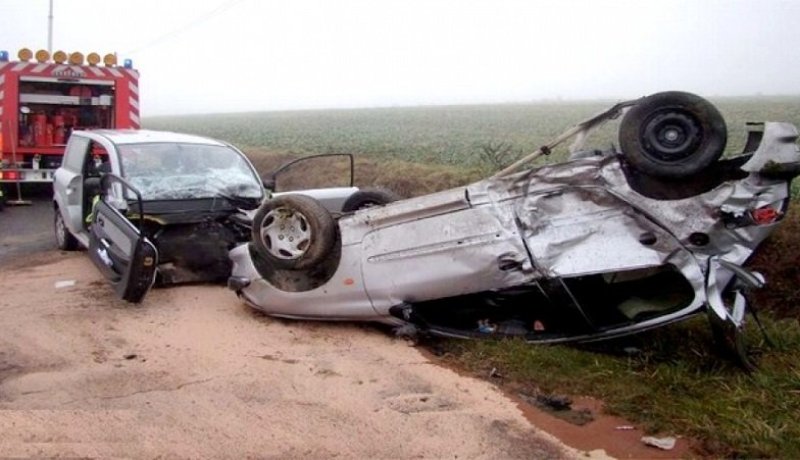 سوق أهراس.. قتيل و3 جرحى في اصطدام بين سيارتين