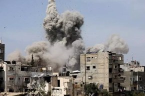 غزة.. 3 شهداء و10 جرحى في قصف صهيوني استهدف مركبة بمخيم النصيرات