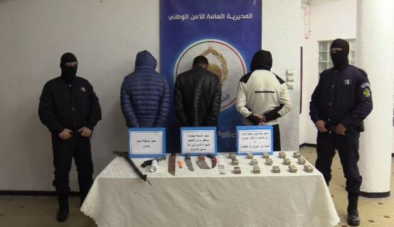 عنابة.. الإطاحة بشبكة لترويج المخدرات وحجز قرابة 2 كلغ من القنب الهندي