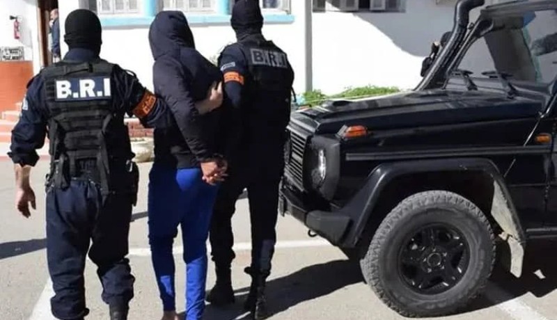 وهران.. توقيف نصاب محل 8 أوامر بالقبض