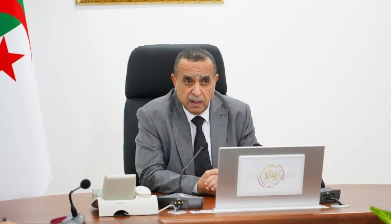 وزير الطاقة يترأس اجتماعا يتعلّق بنشاط القطاع