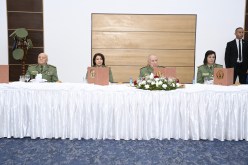 الفريق أول شنڨريحة يشرف على مراسم الاحتفال باليوم العالمي للمرأة