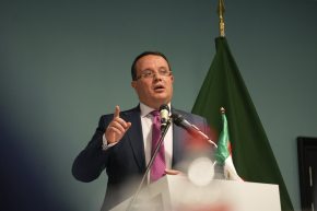 منذر بودن يؤكد الأهمية التي توليها الجزائر للجالية الوطنية