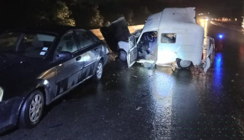 البليدة.. قتيل وجريحان في اصطدام تسلسلي لـ3 سيارات