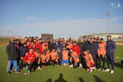 والي وهران يزور تدريبات مولودية وهران ويحفز اللاعبين