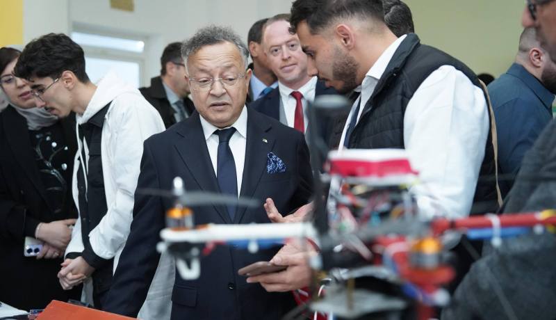 بداري يتفقد مركز البحث للتكنولوجيات الصناعية بالشراقة