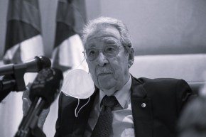 وزير الاتصال يعزي في وفاة الديبلوماسي نور الدين جودي