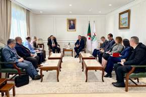 ركاش يبحث تجسيد فرص استثمارية للشركة القابضة الجزائرية للتخصصات الكيمياوية