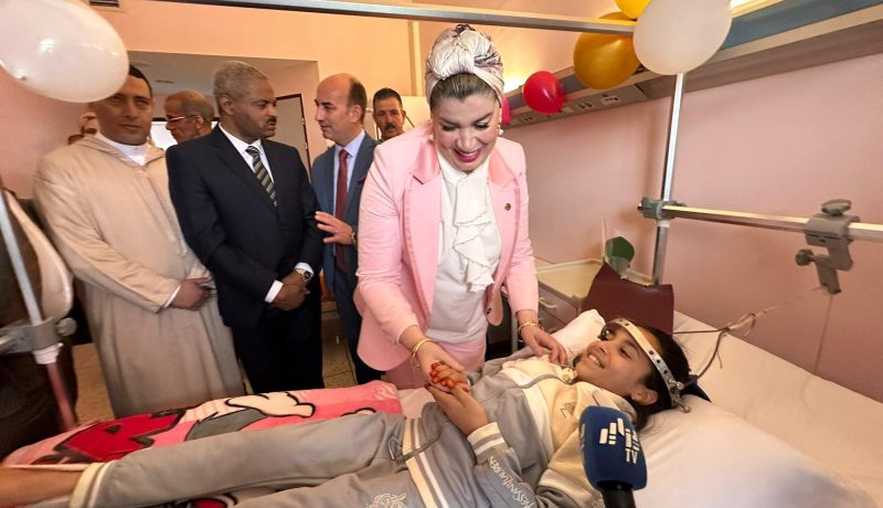 وزيرة التضامن تزور الأطفال بمستشفى عين تموشنت في العيد