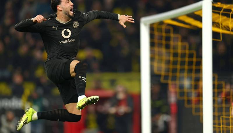 بن سبعيني يبصم على ثنائية ويقود دورتموند لتحقيق “ريمونتادا” أمام هامبورغ