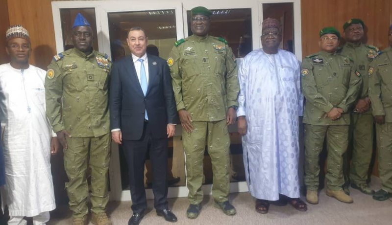 سعيود يبحث مع نظيره النيجري تعزيز التعاون في مجالي الداخلية والنقل