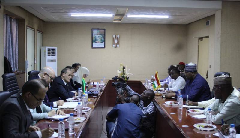 الجزائر والنيجر تبحثان تعزيز التعاون التجاري والصناعي وتوسيع الشراكات الاقتصادية