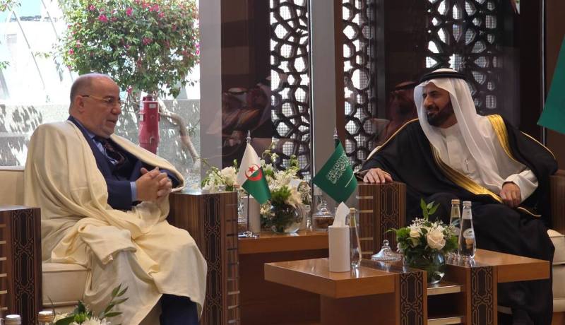 بلمهدي يُستقبل من طرف وزير الحج والعمرة بالمملكة العربية السعودية