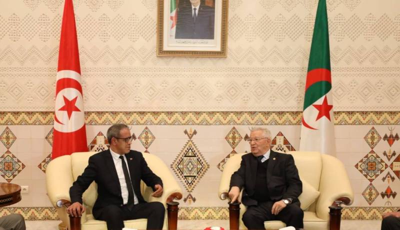 ناصري يستقبل رئيس المجلس الوطني للجهات والأقاليم بالجمهورية التونسية