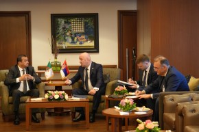 الجزائر وصربيا تبحثان توسيع الشراكة في مجالات الطاقة والمناجم