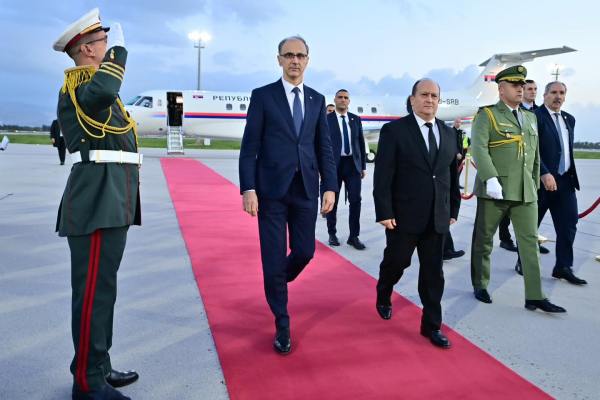 رئيس وزراء جمهورية صربيا يحل بالجزائر في زيارة عمل