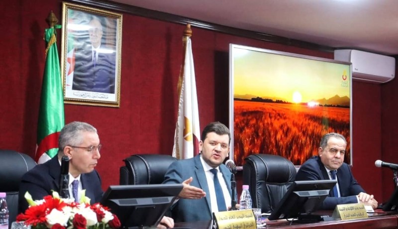 تحضيرا لحملة الحصاد والدرس.. وزير الفلاحة يترأس لقاءً وطنياً