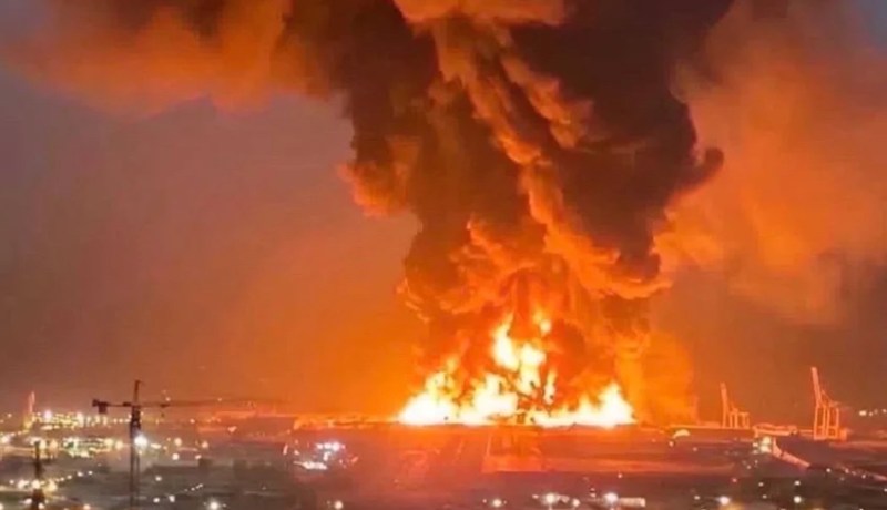 حريق بعد انفجار في السفارة الأمريكية بالرياض