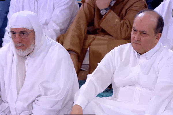 الوزير الأول  يشرف على مراسم إحياء ليلة 27 من رمضان المبارك بـ جامع الجزائر