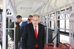 العاصمة تستقبل 100 حافلة جديدة وحافلتين كهربائيتين لتعزيز النقل الحضري