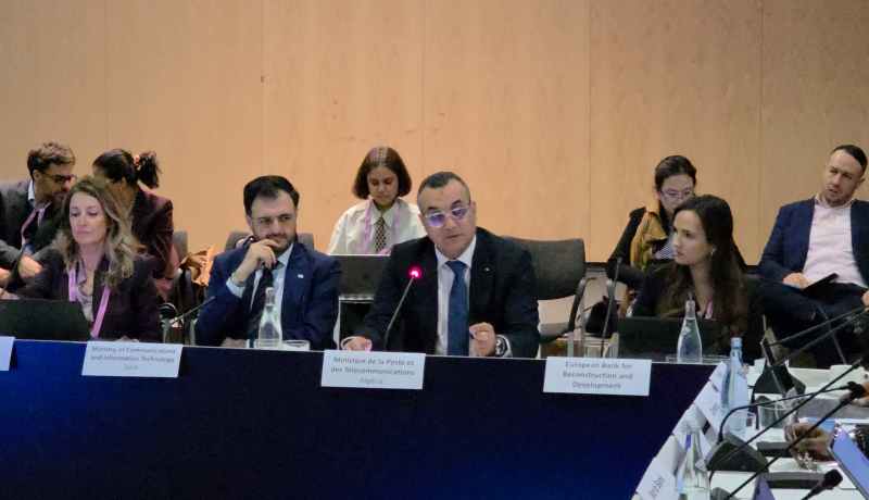 المؤتمر العالمي للموبايل:  زروقي يشارك في لقاء رفيع المستوى حول حوكمة الذكاء الاصطناعي