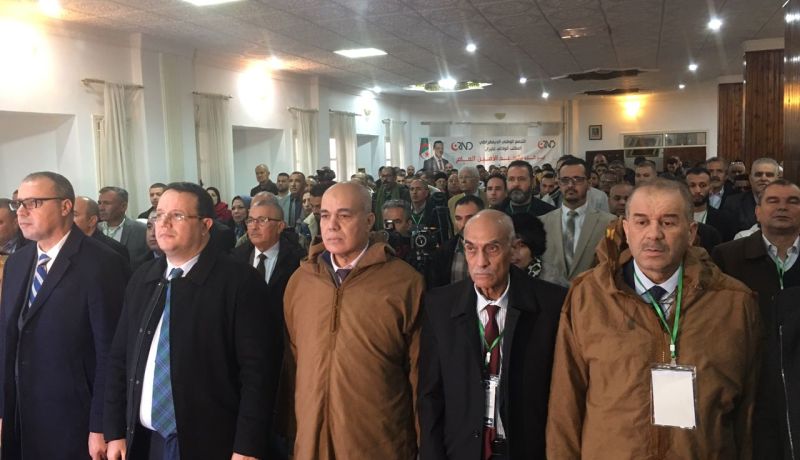 بودن يشرف على ندوة فكرية حول التحول الرقمي بولاية غليزان