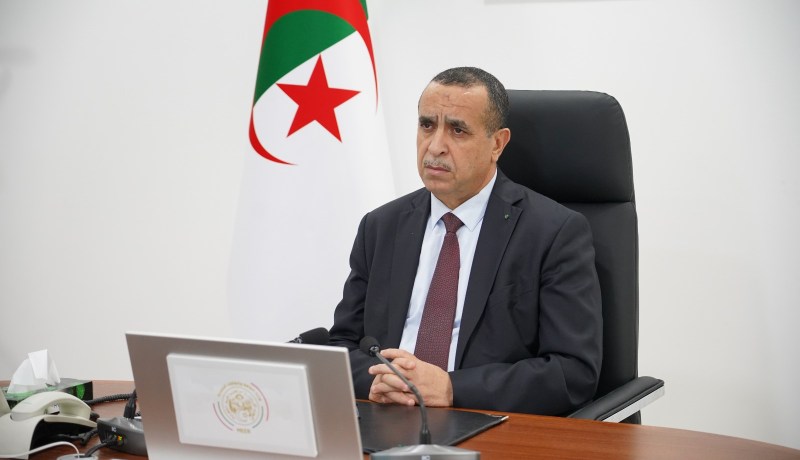 وزير الطاقة يترأس اجتماعًا لمتابعة نشاط القطاع