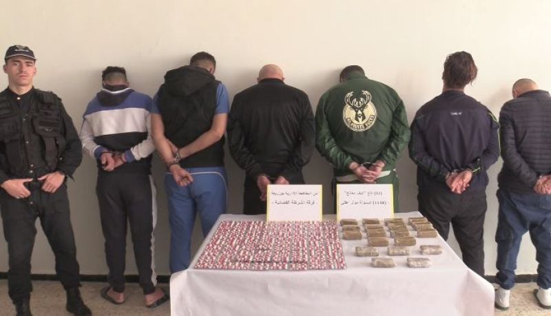 شرطة بوزريعة تفكّك شبكة لترويج المخدرات وتحجز 2 كلغ من الكيف المعالج