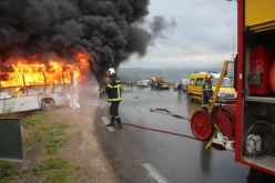 إصابة شخص إثر اصطدام بين شاحنة وحافلة في جيجل